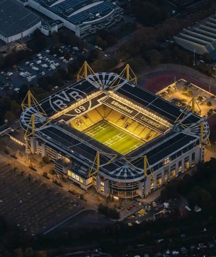„Dortmund läutet mit 350-Millionen-Euro-Arena den Aufbruch in eine neue Vereinsära ein“
