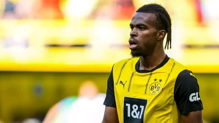 „Sensation in Dortmund: BVB landet Mega-Coup mit nigerianischem Ausnahme-Talent – pure Explosivität und Technik!“