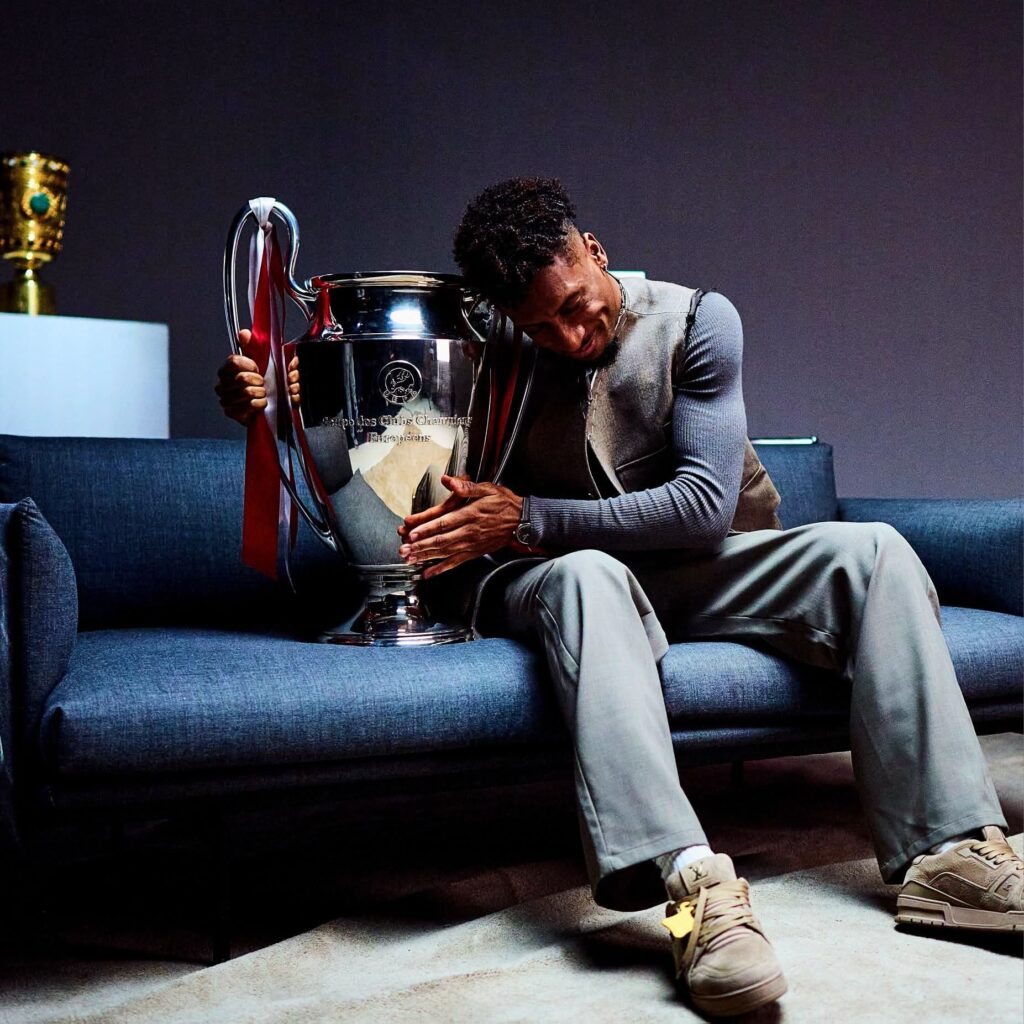 ➡️ Kingsley Coman wird vor dem morgigen Spiel in der Allianz Arena offiziell verabschiedet. 🗣 Coman: „Die Fans werden immer in meinem Herzen bleiben.“