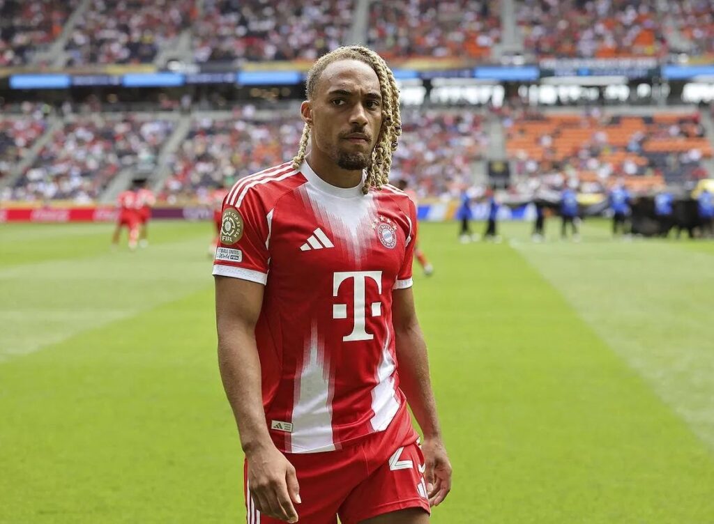 🚨🧨 Das Interesse des FC Bayern an Givairo Read deutet auch darauf hin, dass es zu Abgängen kommen könnte, da Sacha Boey im kommenden Sommer weiterhin als klarer Wechselkandidat gilt!