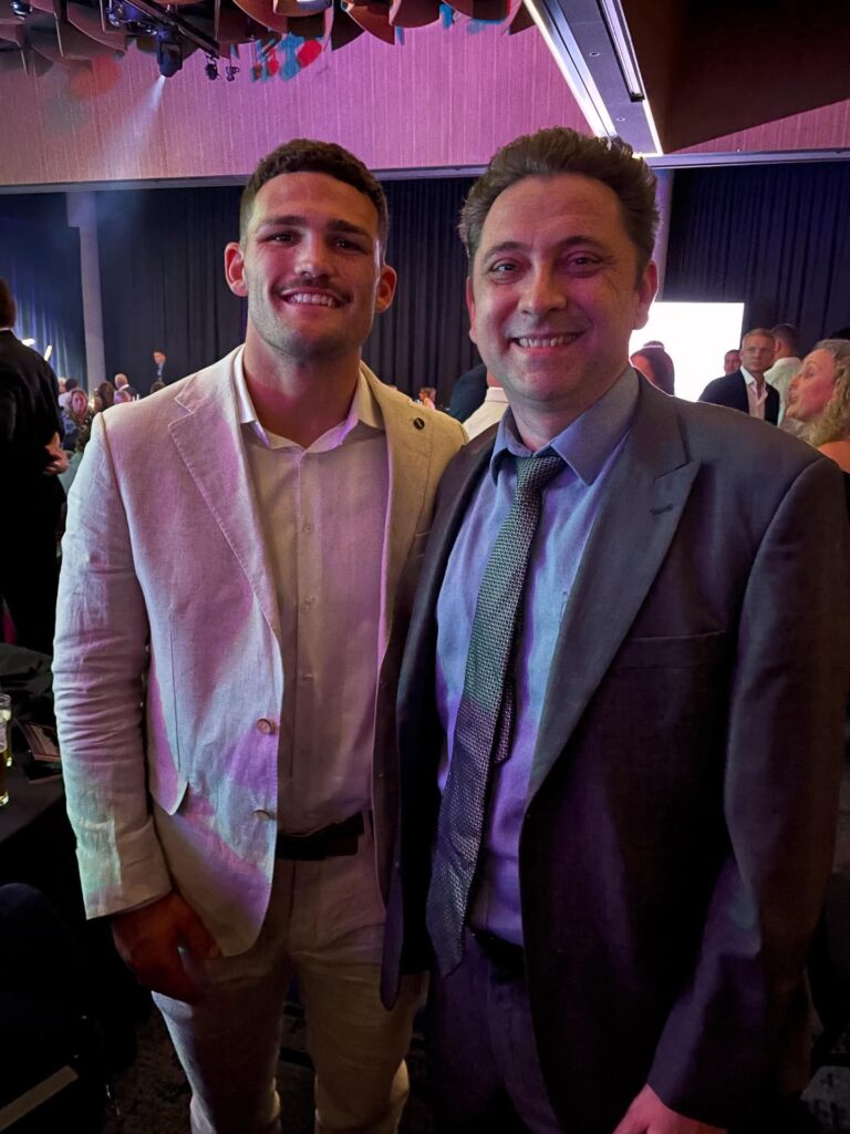 💖 A SNAPSHOT OF PRIDE: Panthers Fans Celebrate the Power of a Selfie With Their Heroes.