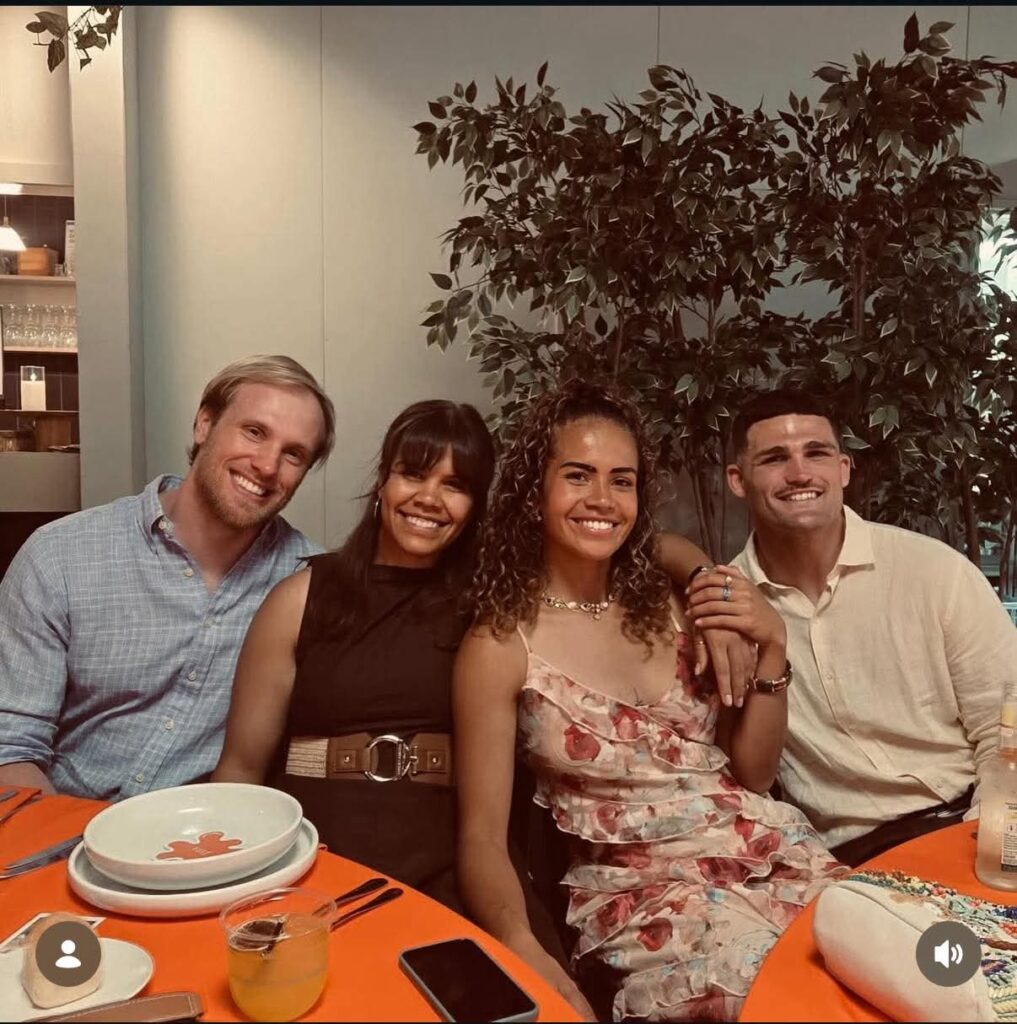 💖 SUNLIT SMILES, SHARED LAUGHTER, AND A SEASON OF TOGETHERNESS: Nathan Cleary, Mary Fowler, and Friends Soak Up the Magic of Christmas.