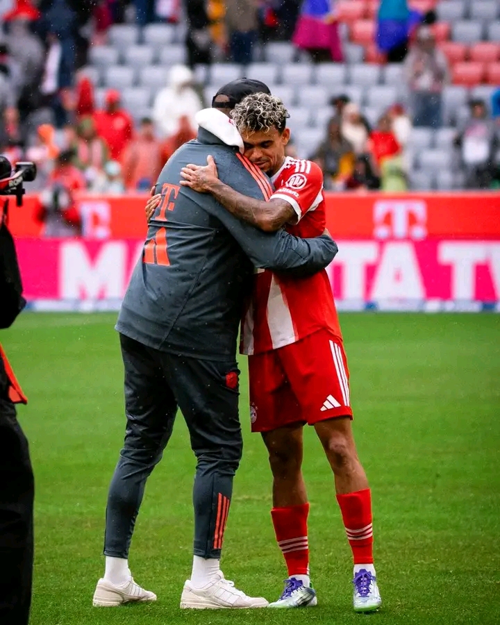 „Er ist unglaublich“ – Luis Díaz schwärmt von erstem Gespräch mit Vincent Kompany bei FC Bayern Munich