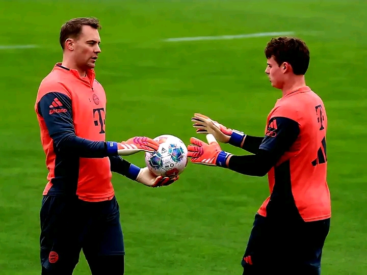 Verletzungsschock beim FC Bayern Munich: Manuel Neuer fällt voraussichtlich drei Wochen aus