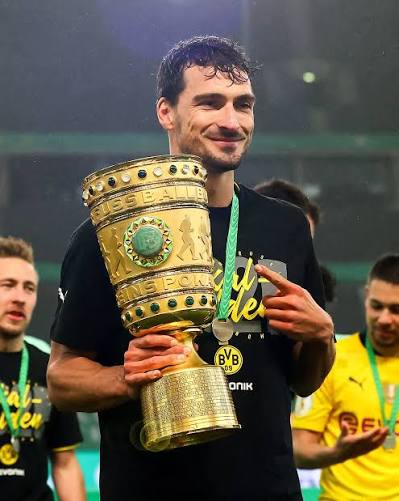 🖤💛 „Borussia Dortmund steht zusammen“ — BVB-Familie unterstützt Mats Hummels in emotionalem Moment